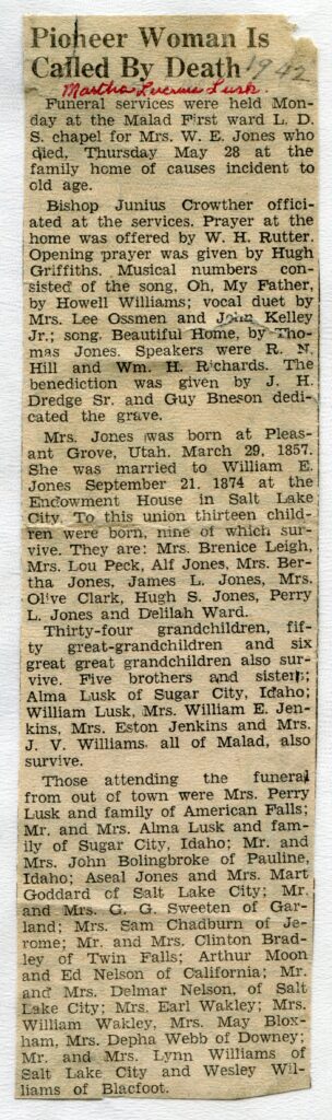 Jones Martha Lucretia Lusk (28 May 1942)