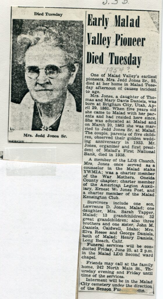Jones Sara Daniels (22 June 1954)